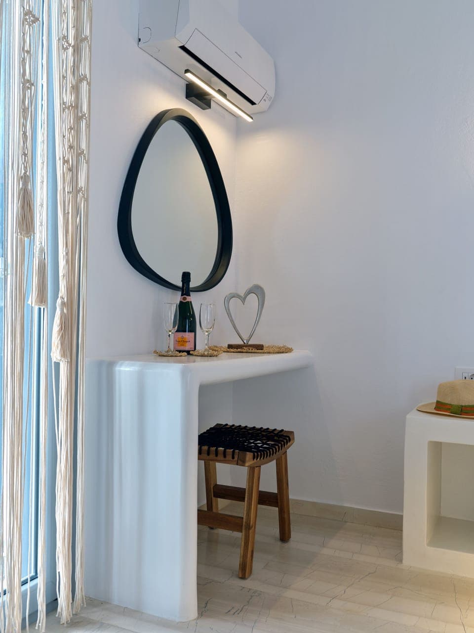 Deluxe Room, Sea View | Premium bedding, in-room safe, soundproofing, free WiFi