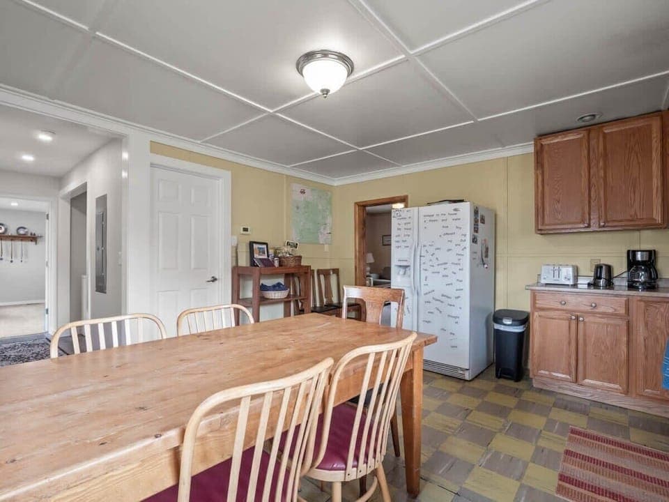 dining/kitchen