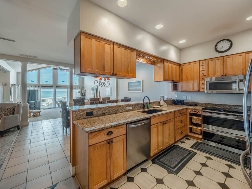 Full Size Kitchen