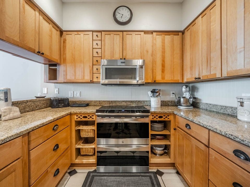 Full Size Kitchen