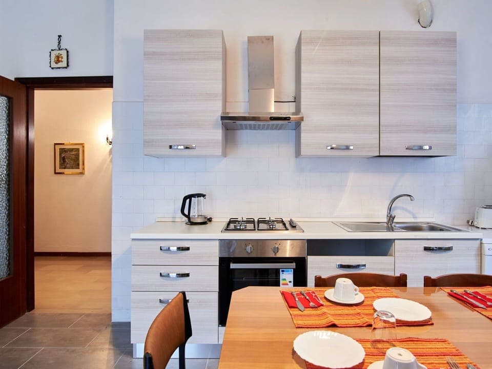 Water, Sky, Cloud, Swimming Pool, Building, Tree, Aqua, Leisure, Resort Town, Plant