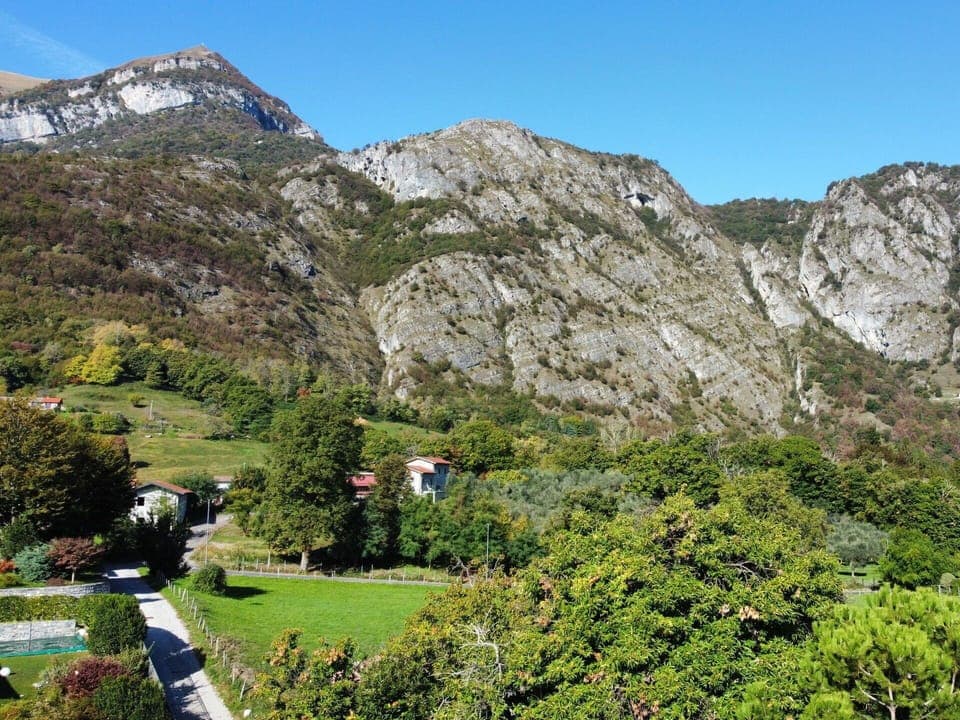 Sky, Plant, Building, Daytime, Water, Azure, Tree, Arecales, Body Of Water, Cloud