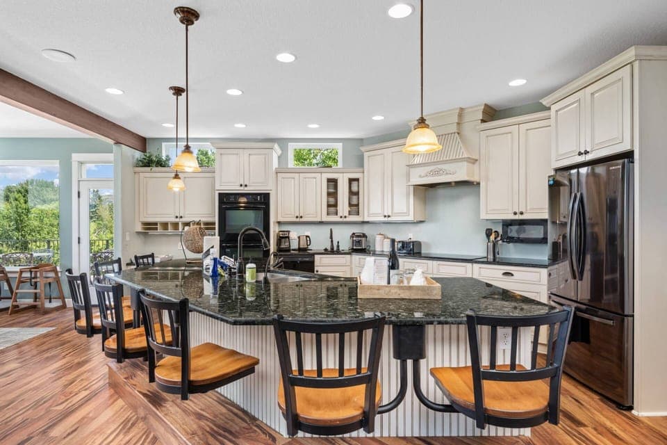 You will be hard pressed to find a more complete home for your family or group to enjoy and make memories.