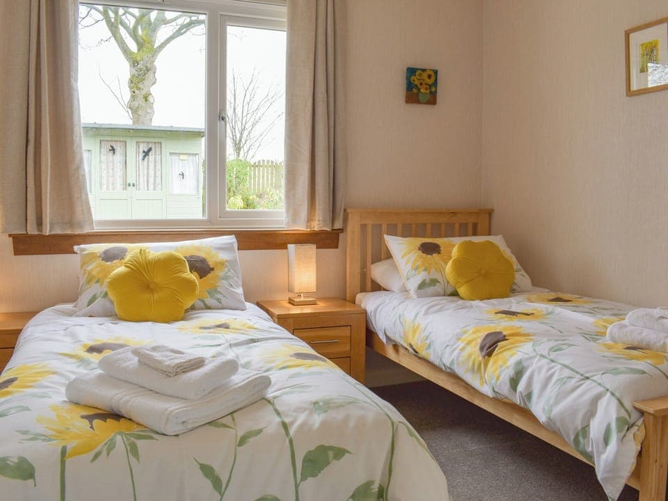 Twin bedroom | The Shieling, Biggar