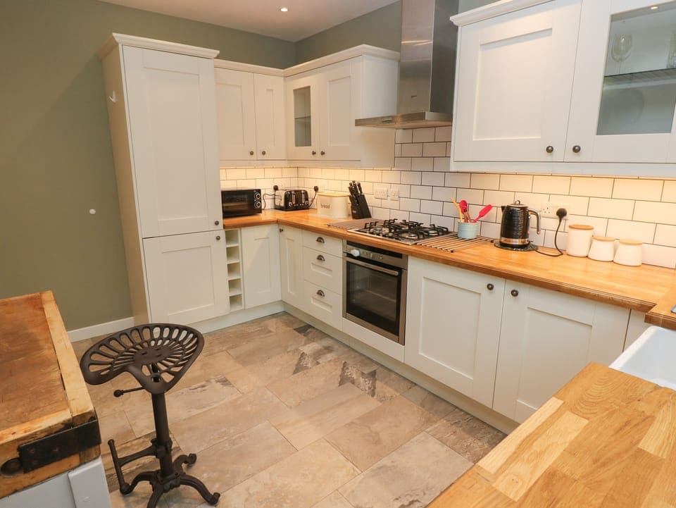 Fridge, dishwasher, electric kettle, toaster