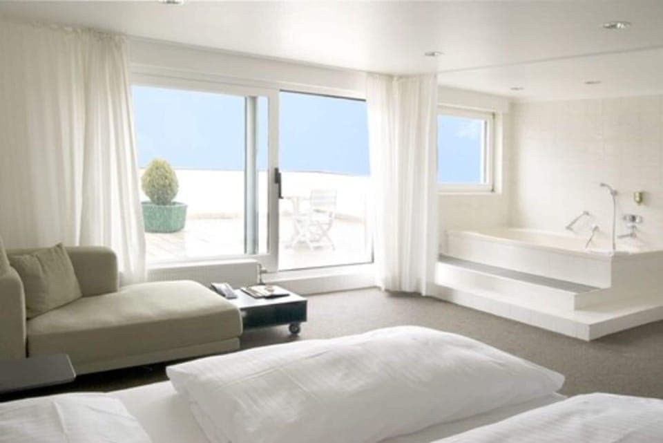 Hypo-allergenic bedding, individually decorated, desk, laptop workspace