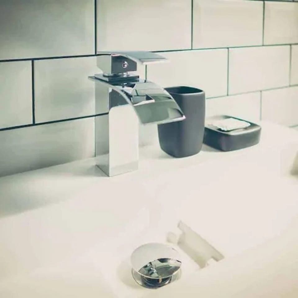 Deluxe Double Room, Balcony | Bathroom | Eco-friendly toiletries, hair dryer, towels