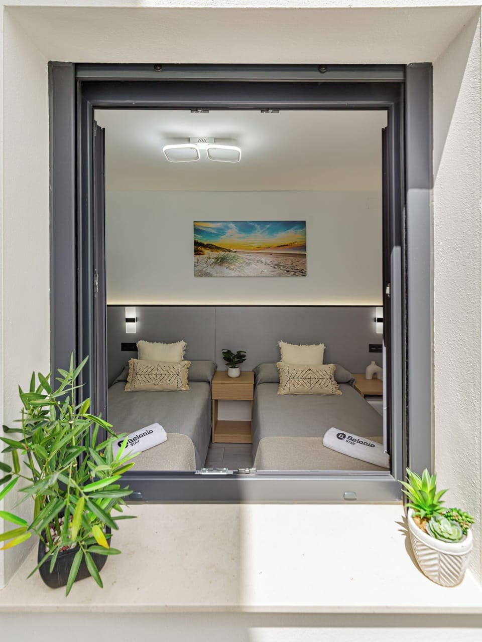 Double Room | Desk, laptop workspace, free WiFi, bed sheets