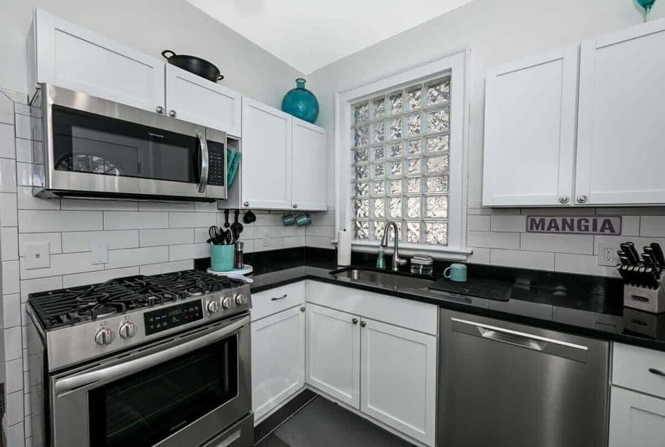 Modern and fully equipped kitchen for your vacation getaway