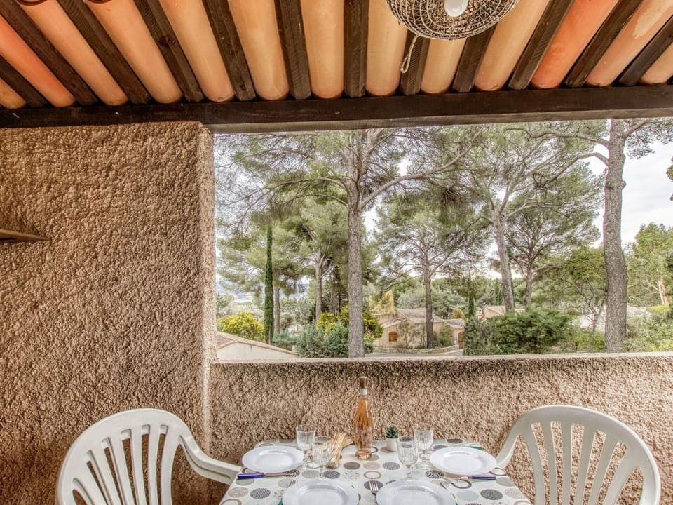 Table, Property, Furniture, Plant, Tableware, Tree, Shade, Chair, Building, Outdoor Furniture