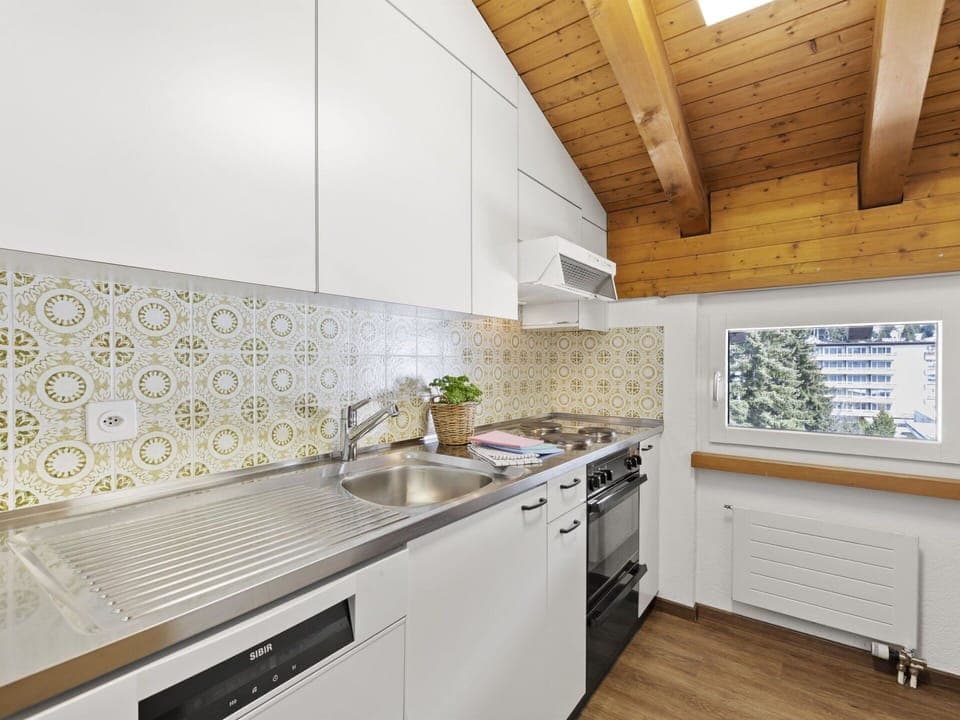 Cabinetry, Countertop, Kitchen Sink, Property, Building, Sink, Tap, Kitchen, Window, Interior Design