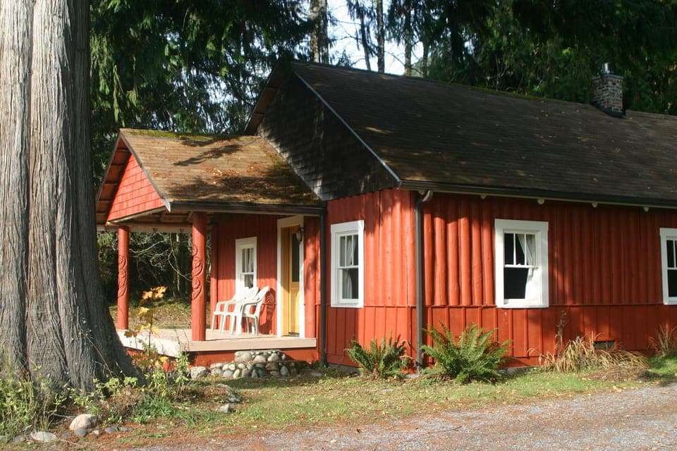 Cedar Springs Cabin at Mt Rainier