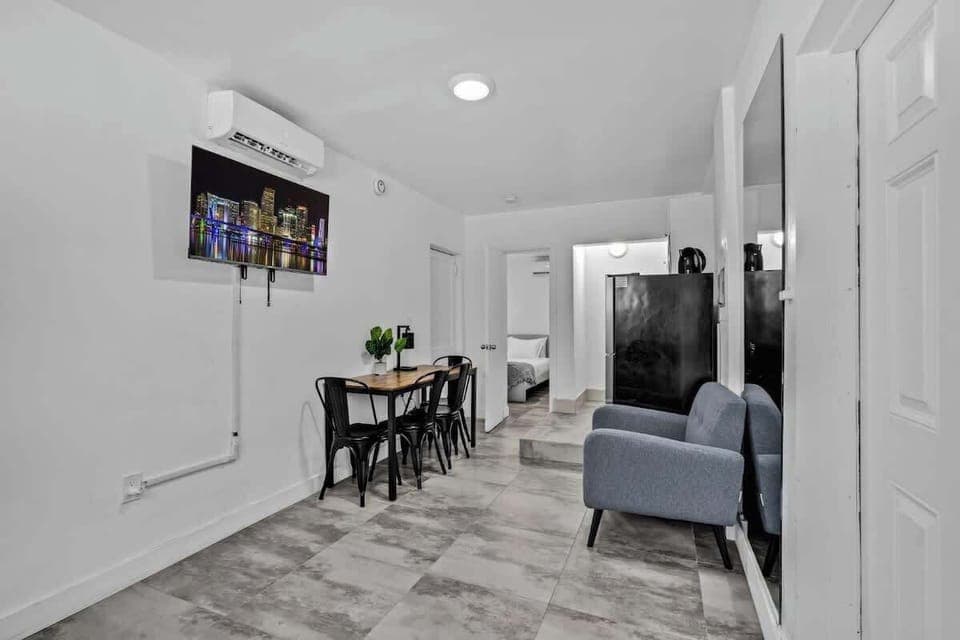 Relax, connect, and recharge in this cozy space with comfy bedding, dining nook, and AC—perfect for couples or remote workers.