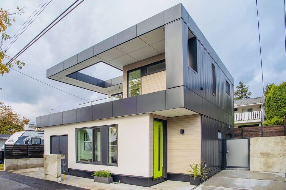 Front view of Guest Home 