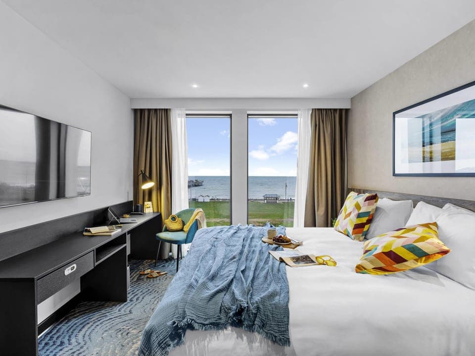 Premium Room, 1 Double Bed | Desk, laptop workspace, iron/ironing board, free WiFi