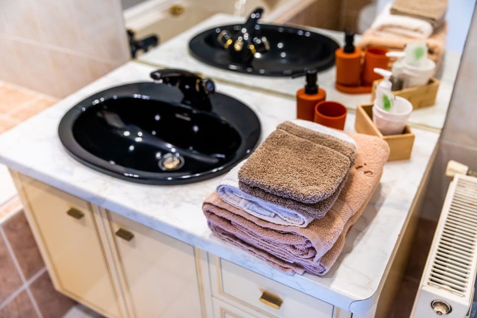 Double Room, Garden View, Ground Floor | Bathroom | Towels, soap, shampoo, toilet paper