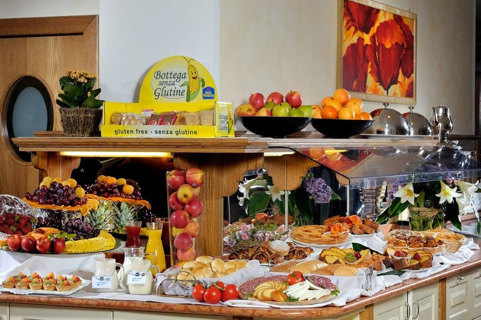 Daily buffet breakfast (EUR 6 per person)