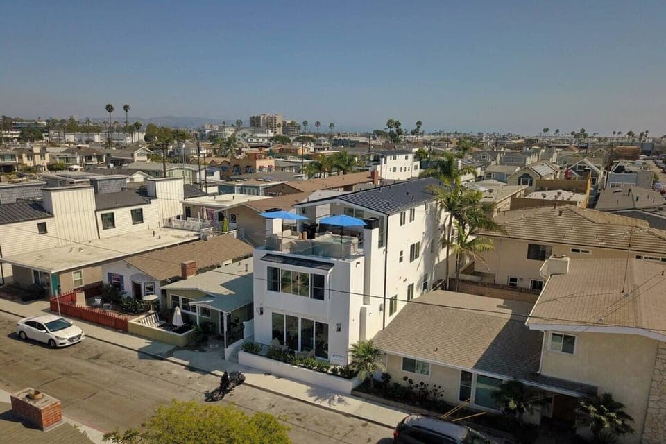 Distance  Aerial view 