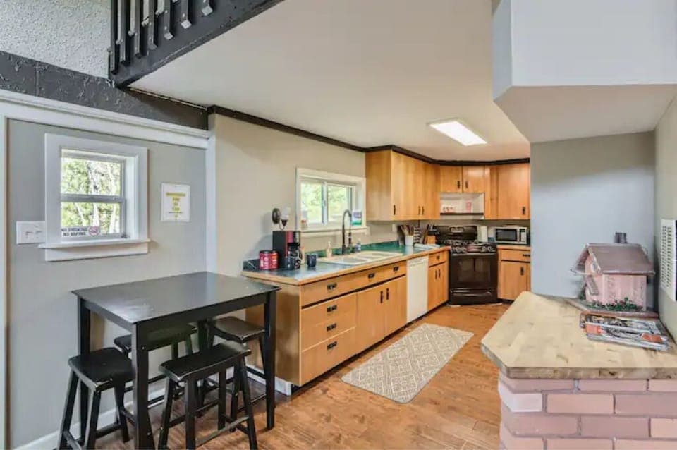 Spacious kitchen!