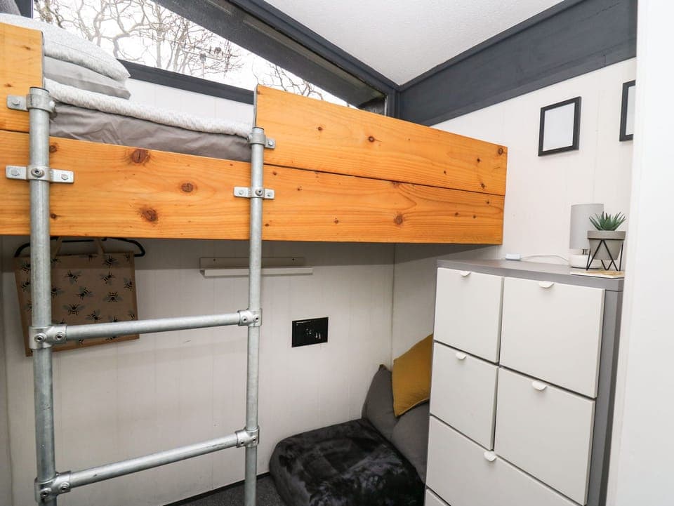 3 bedrooms, individually decorated, individually furnished, free WiFi