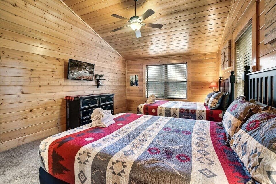 Upstairs bedroom two queen beds