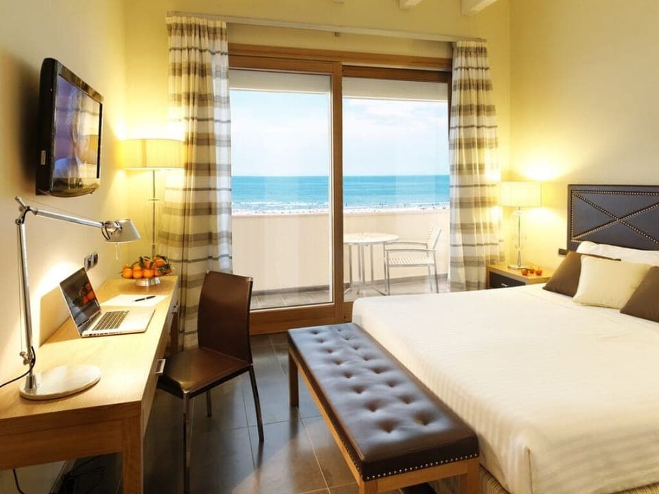 Minibar, in-room safe, desk, laptop workspace