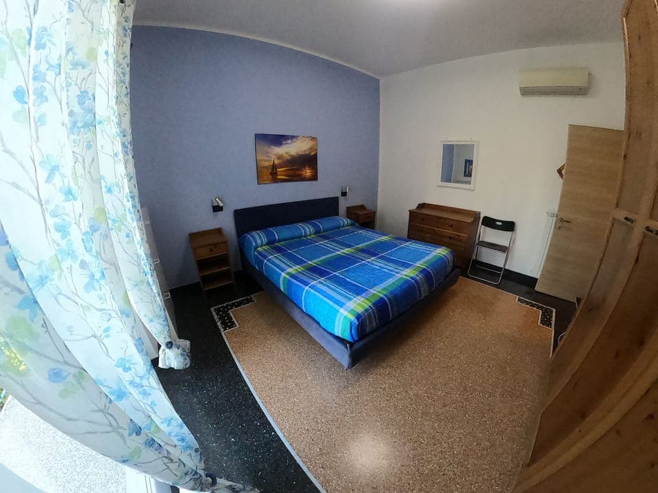 House, Multiple Bedrooms, Balcony