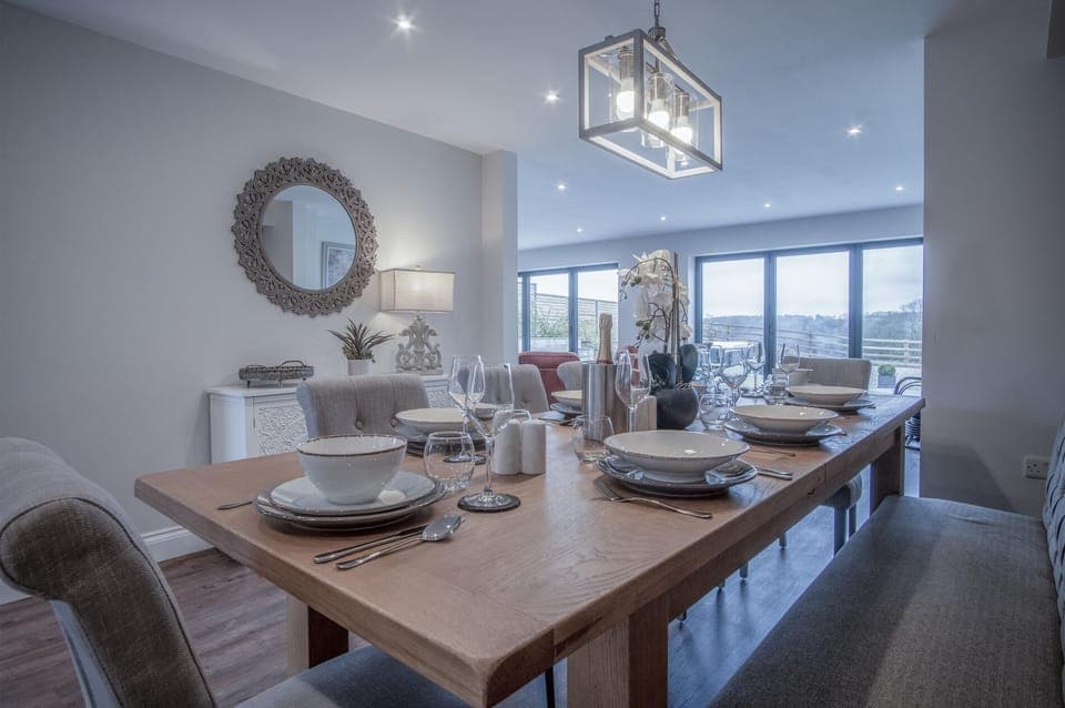 Kiln Park Farmhouse - 4 Bedroom Cottage - Narberth (14042)