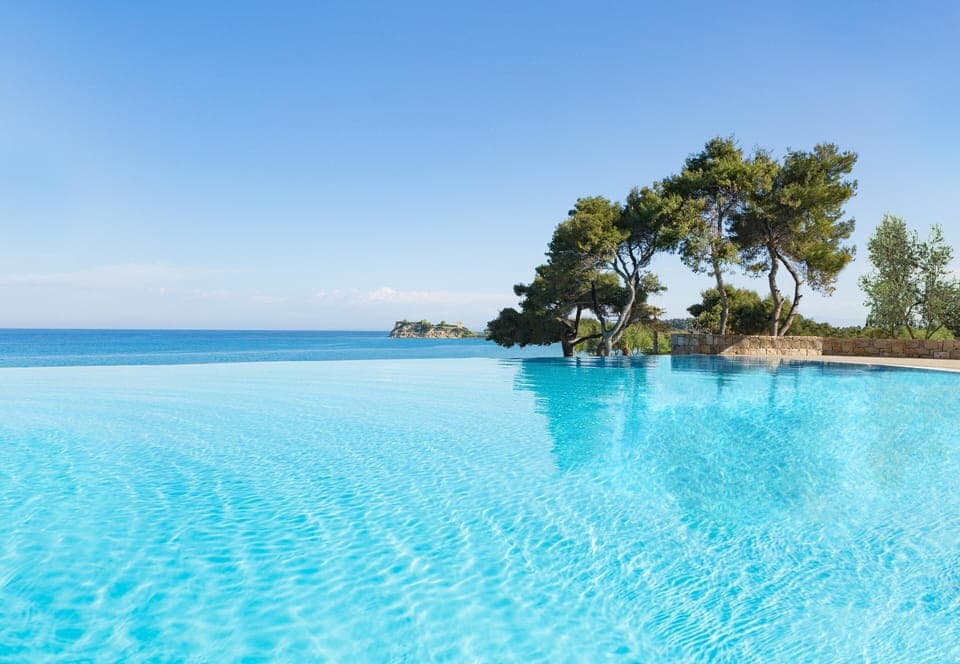 Seasonal outdoor pool, pool umbrellas