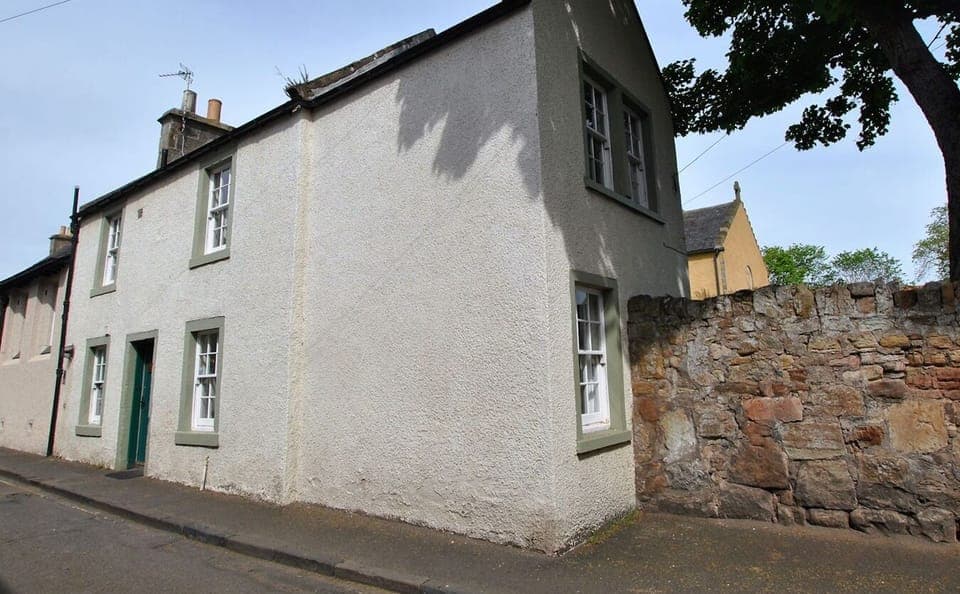 The cottage dates from the 18th centuary