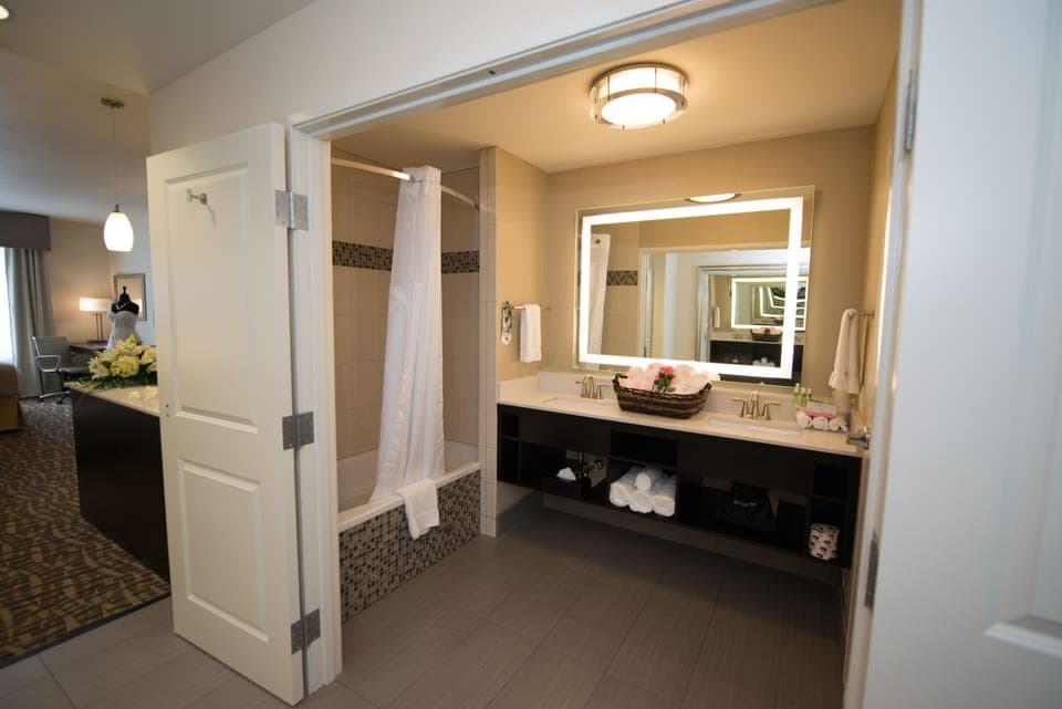 Suite, 1 King Bed, Mountain View | Desk, laptop workspace, blackout drapes, soundproofing