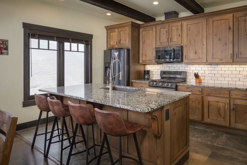 Kitchen Island with Seating for 4