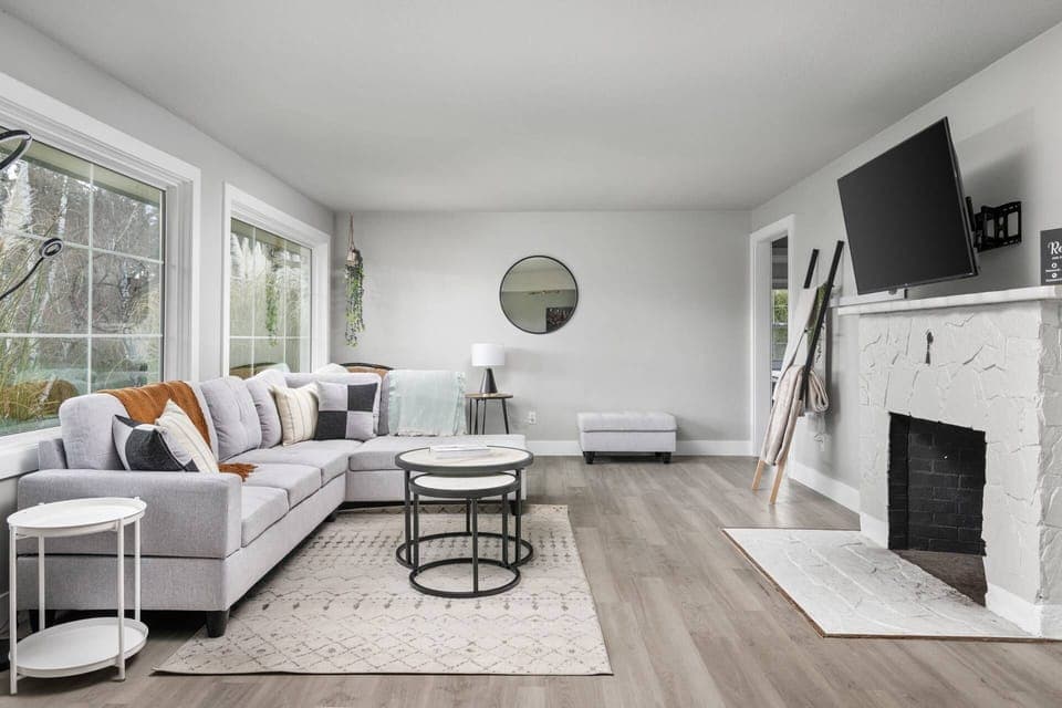 Welcome to the Sulcata Paradise. We hope we get to host you at this charming Southwest Portland rental. Please reach out with any questions.