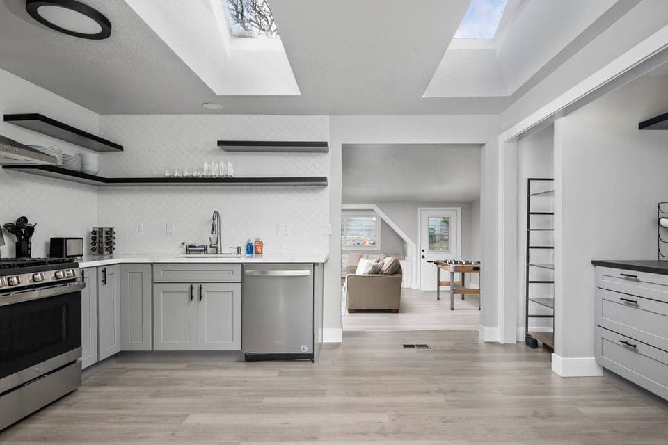 Cook delicious meals for breakfast, lunch, and dinner in this fully equipped kitchen. We suggest grabbing some ingredients from a local farm.