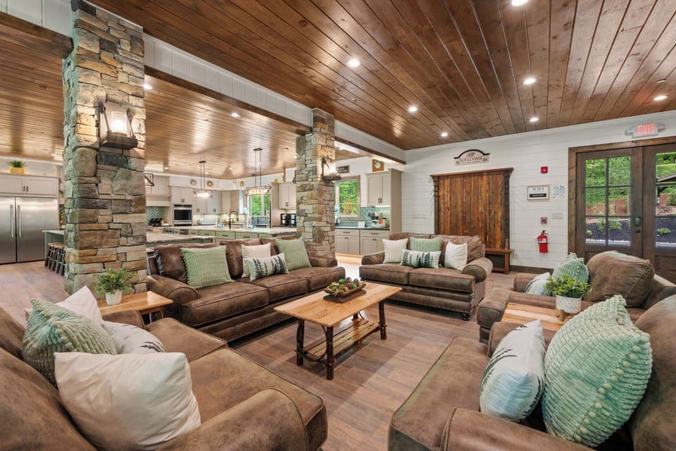 Living Room / Kitchen / Dining area is almost 3,000 square feet!