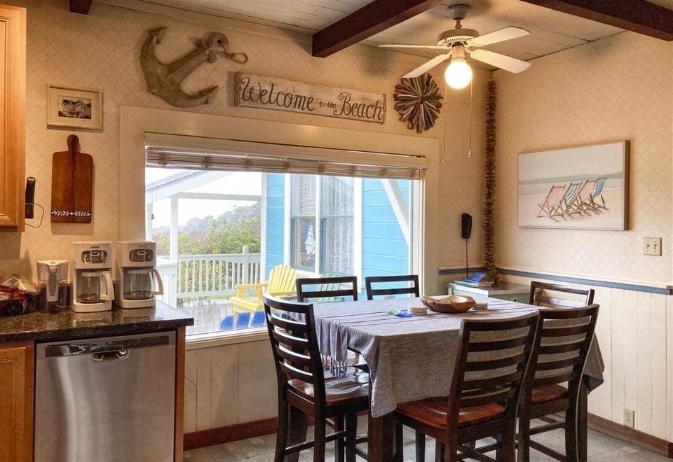 Annie`s Beach House - Breakfast with family and friends