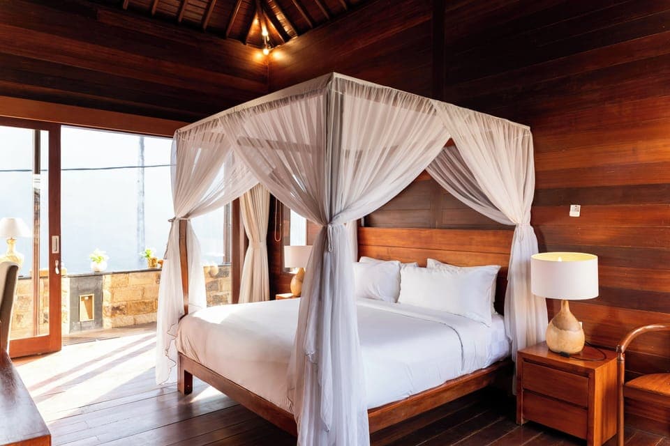 Premium Suite | In-room safe, desk, blackout drapes, free WiFi