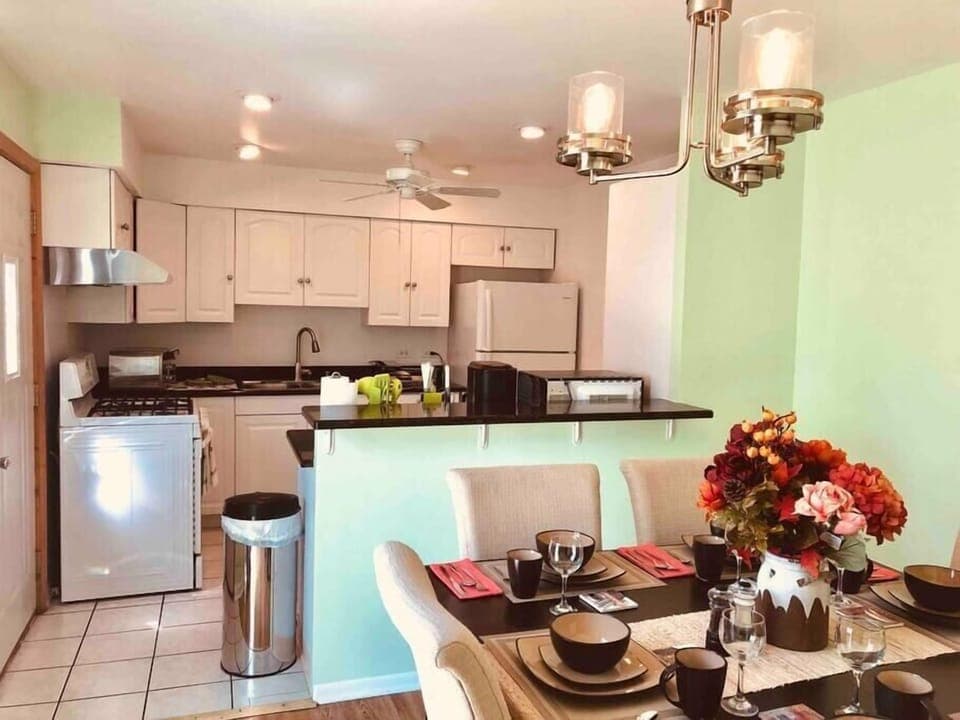 Dining room/kitchen
