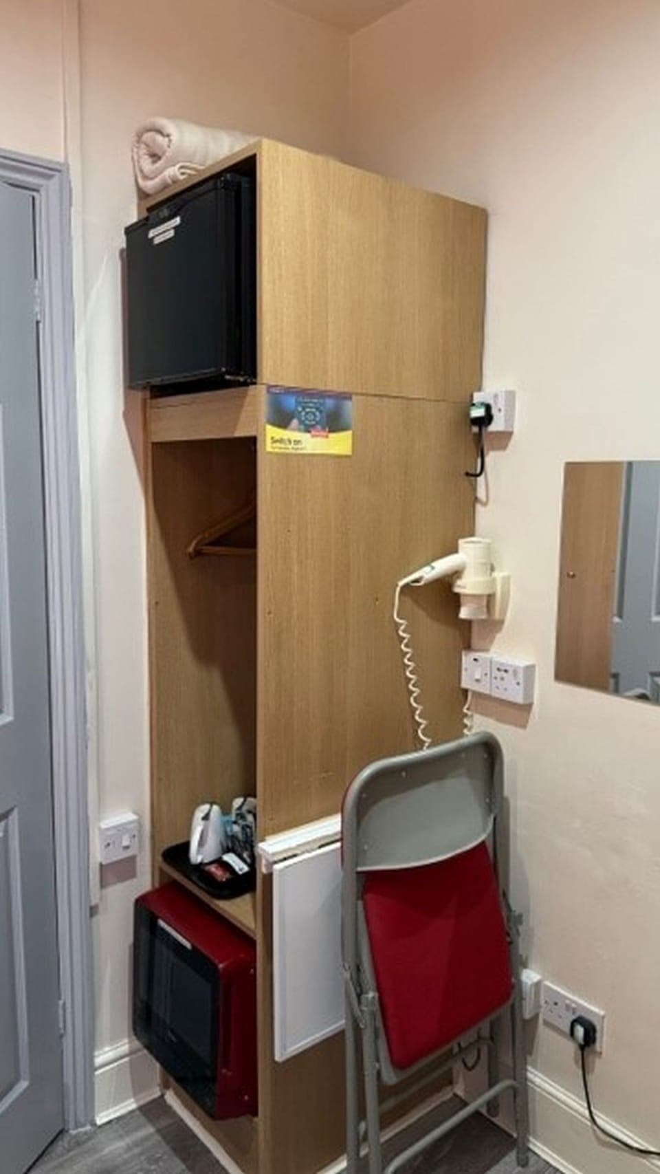 Basic Room | In-room dining