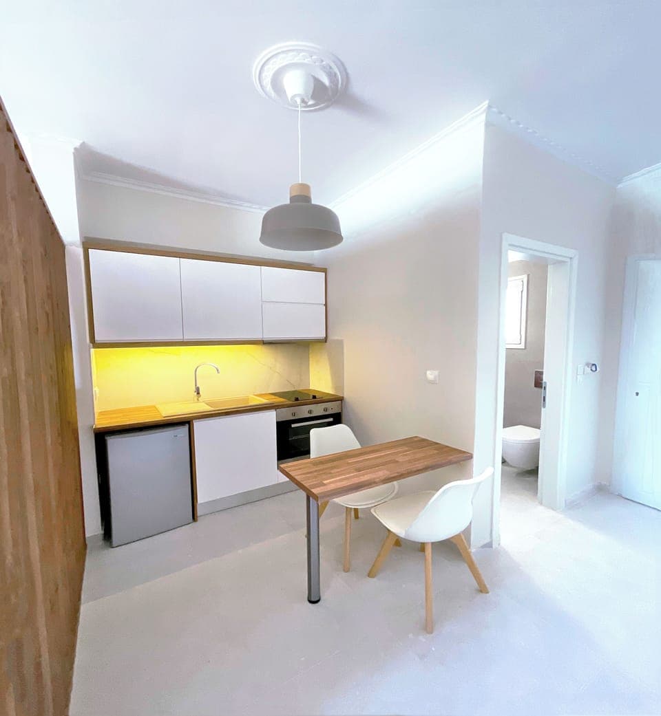 Apartment, 1 Bedroom, Smoking, Balcony | Dining