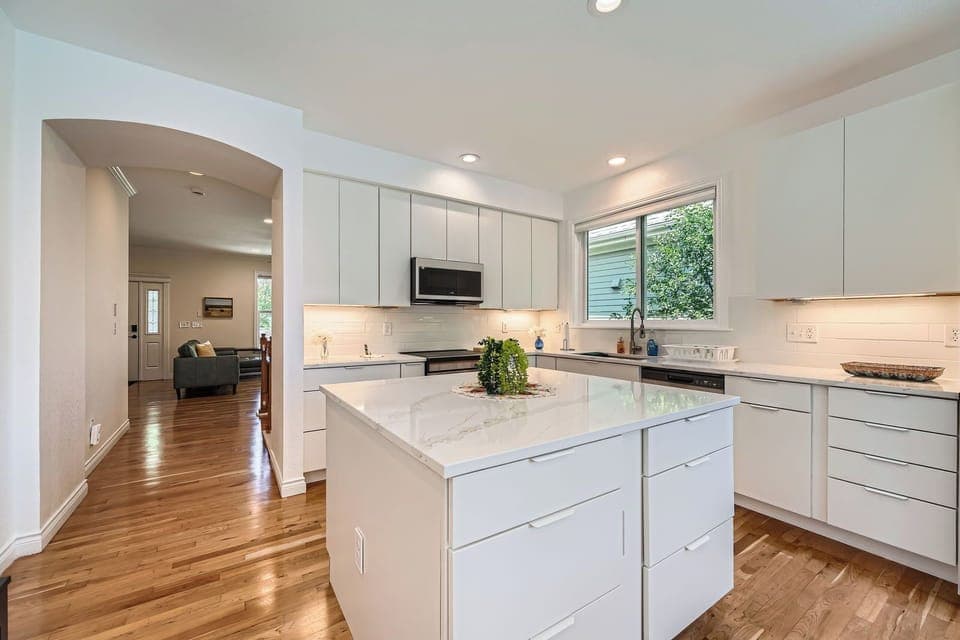 Fully remodeled kitchen w/ plenty of storage.