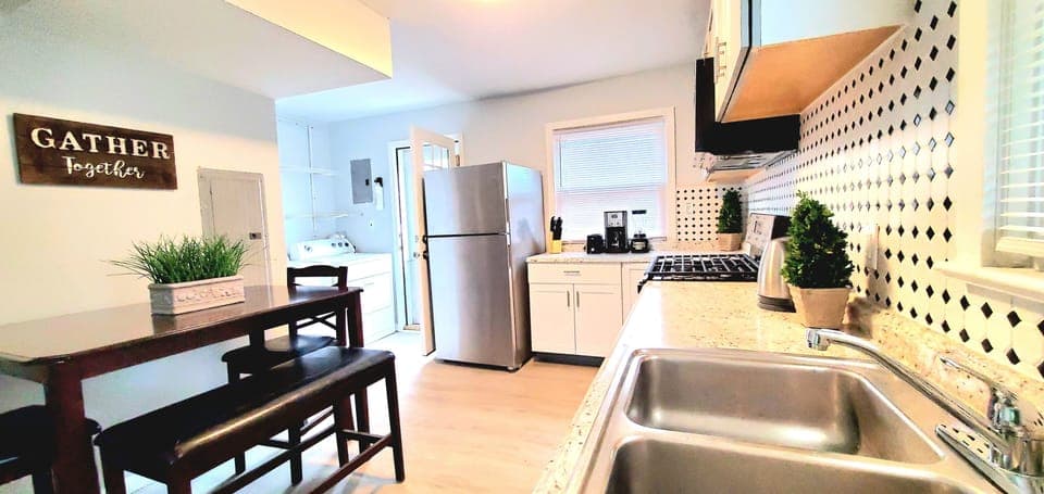 Fully remodeled kitchen with dining nook 