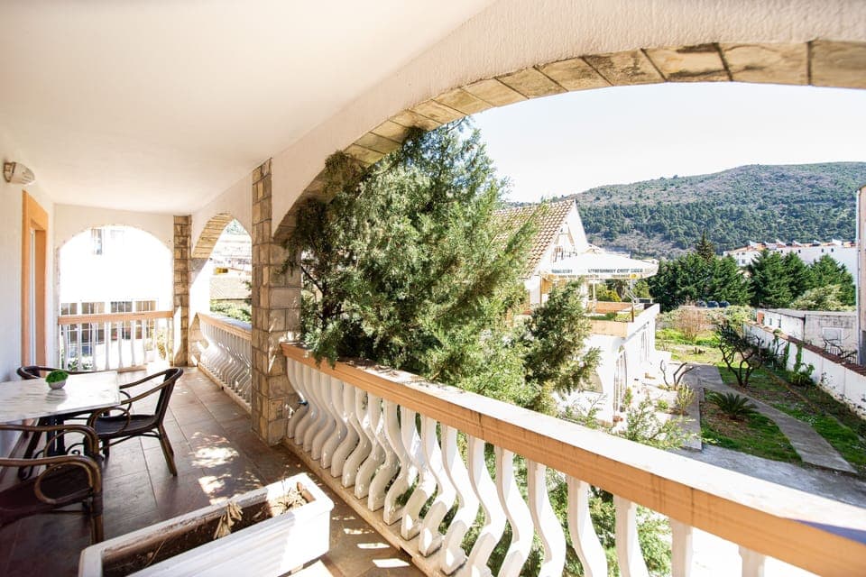 Standard Triple Room | Terrace/patio