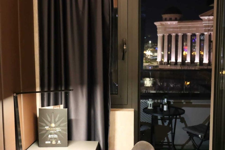 Business Double Room, Balcony | Frette Italian sheets, premium bedding, memory foam beds, minibar