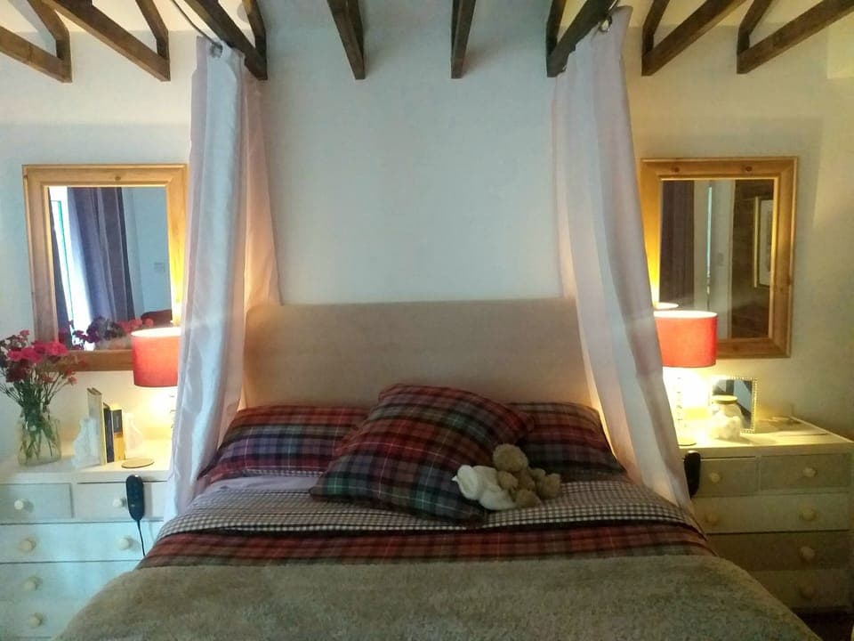 Cottage | 1 bedroom, desk, iron/ironing board, free WiFi