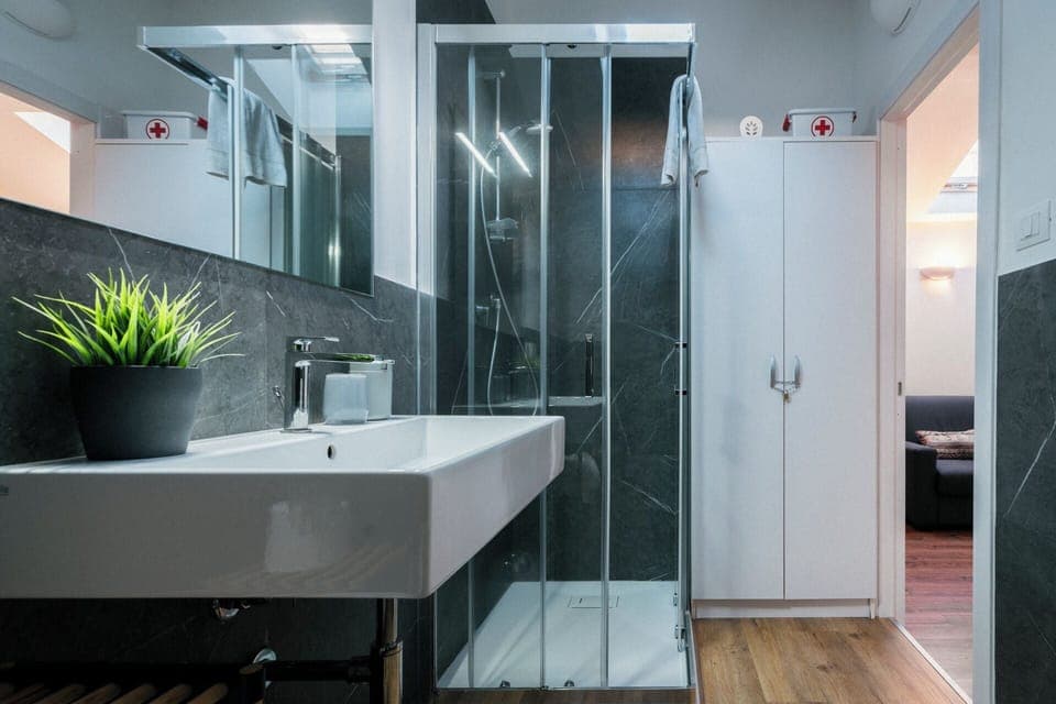 Junior Studio Suite, 1 Bedroom, Private Bathroom, Tower | Bathroom | Shower, hair dryer, bidet, towels