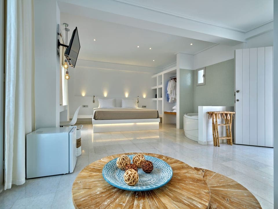 Panoramic Suite (Penthouse) | Premium bedding, in-room safe, iron/ironing board, travel crib