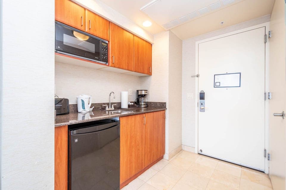 18001 Collins Ave Units 504-print-004-088-SFV 3047-4200x2800-300dpi