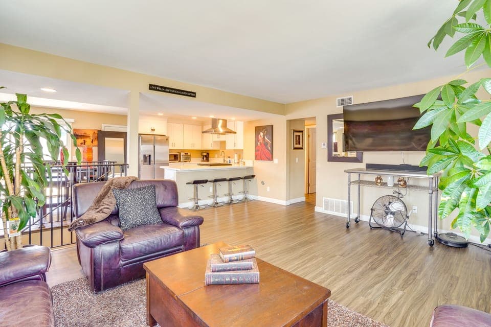 Newport Beach Vacation Rental | 2BR | 1BA | Stairs Required to Enter