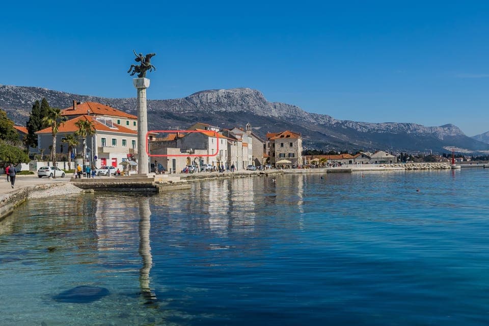 City promenade and location